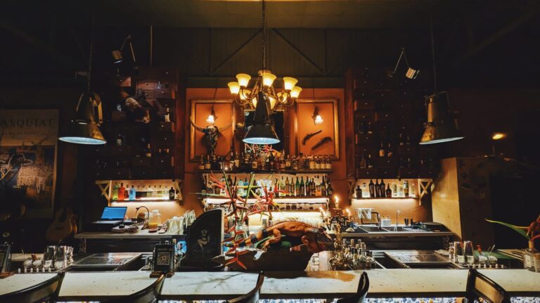 Firebirds - Cocktail & More